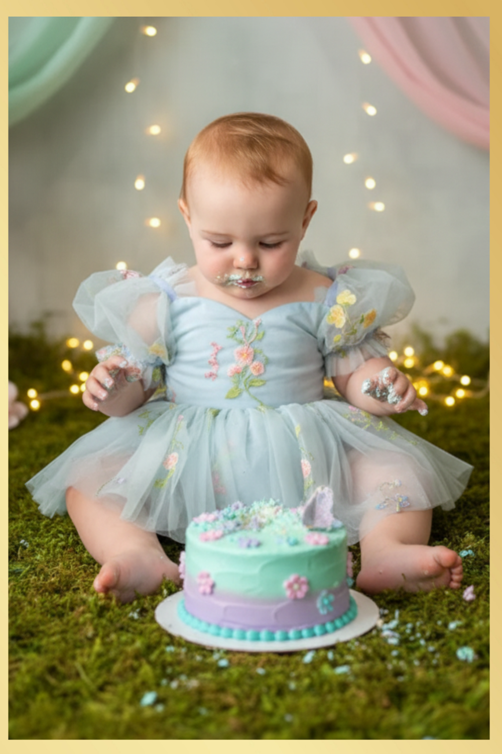 First birthday baby girl dress with romper.
The perfect baby girl dress in light blue floral with a floral embroidery design. With a built in bodysuit to complete the dress. 