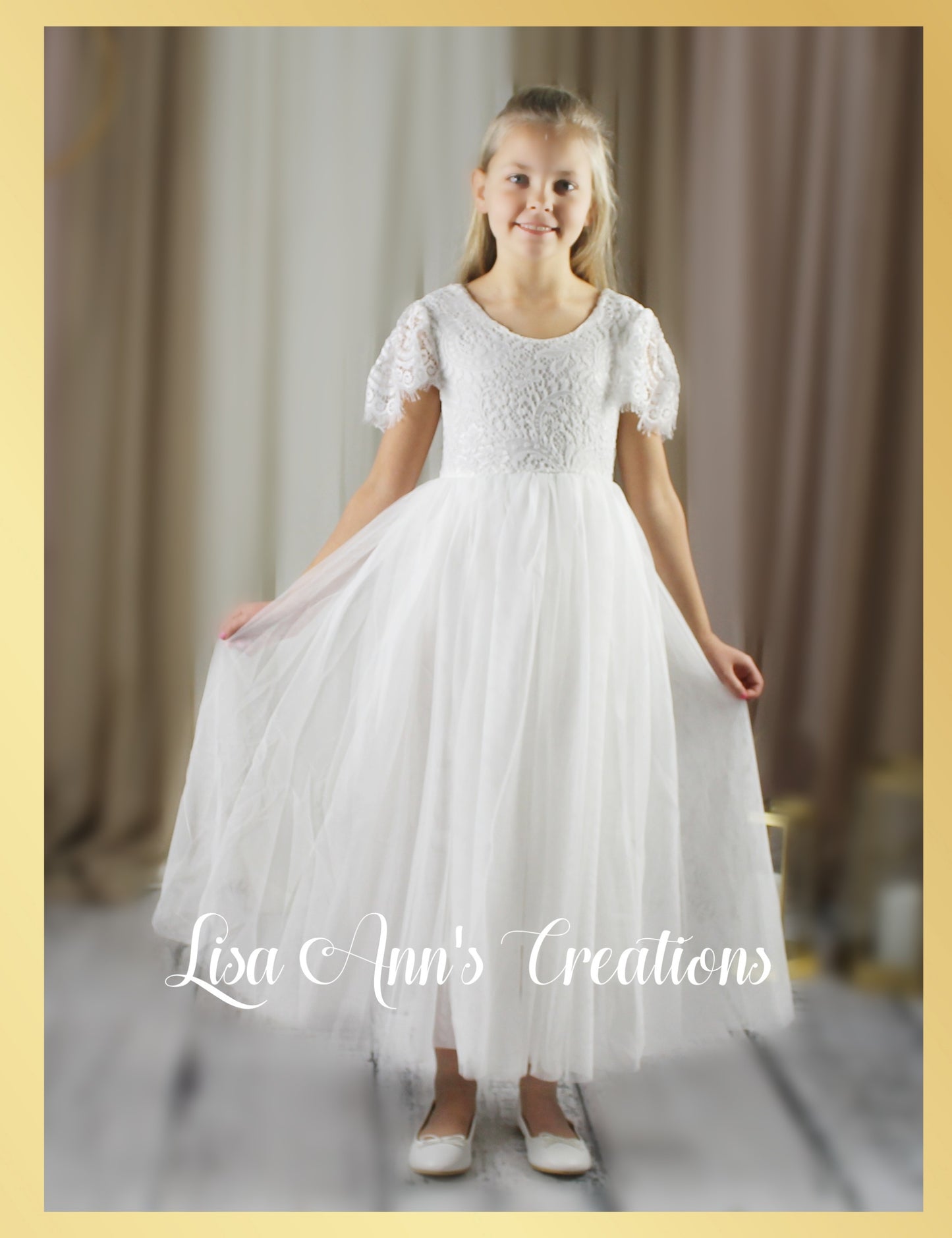 Flower Girl dress in white lace and tulle with cap sleeves