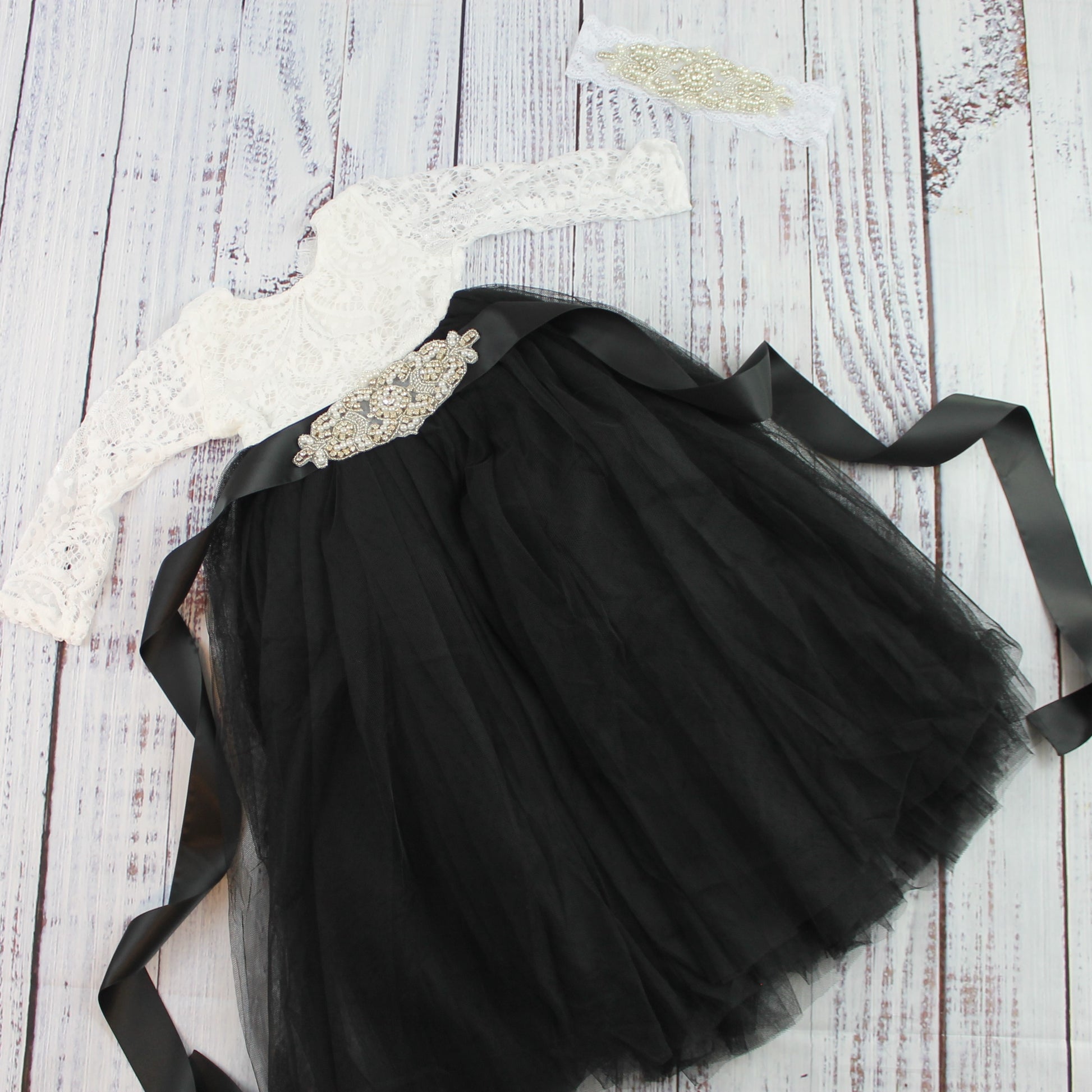 Flower Girl Dress Long Sleeve Black Tulle Junior Bridesmaid Dress 3T/4T / Dress/Flower Jewel Sash Flower Girl Dress Long Sleeve Black Tulle Junior Bridesmaid Dress 3T/4T / Dress/Flower Jewel Sash