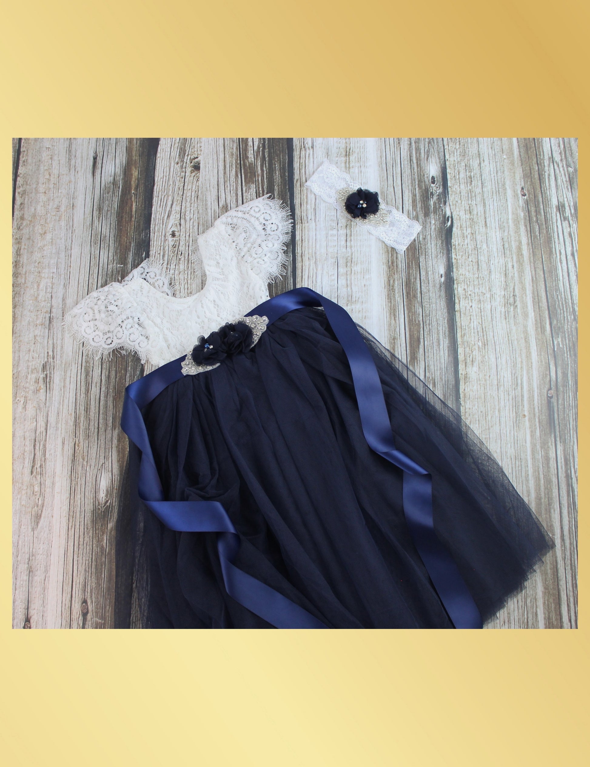 Flower Girl Dress in Navy Tulle 11/12 / Dress/Jewel Sash Flower Girl Dress in Navy Tulle 11/12 / Dress/Jewel Sash